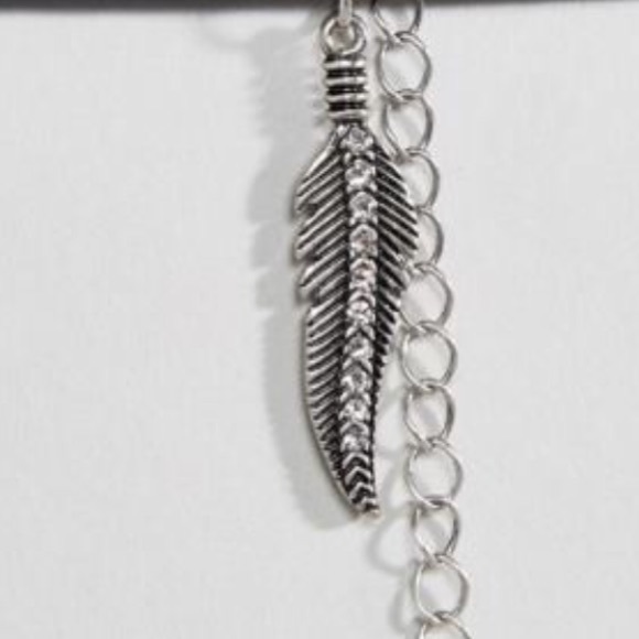 ASOS • Feather Choker Necklace - Picture 3 of 4